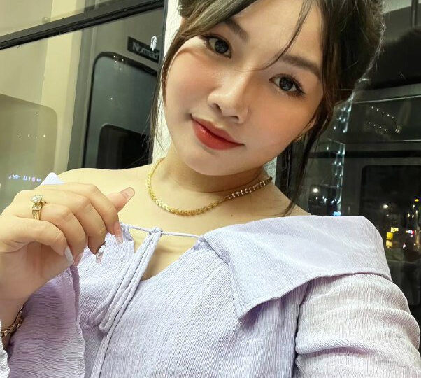 Ảnh 8 của Lấy em về rồi mới biết em quá dâm